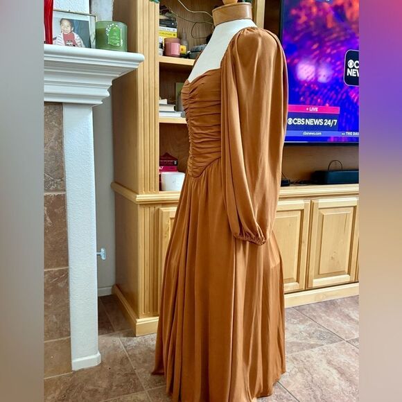 The Westside Vivian Size small. Gorgeous flowing with rouching side pock… - Picture 6 of 11